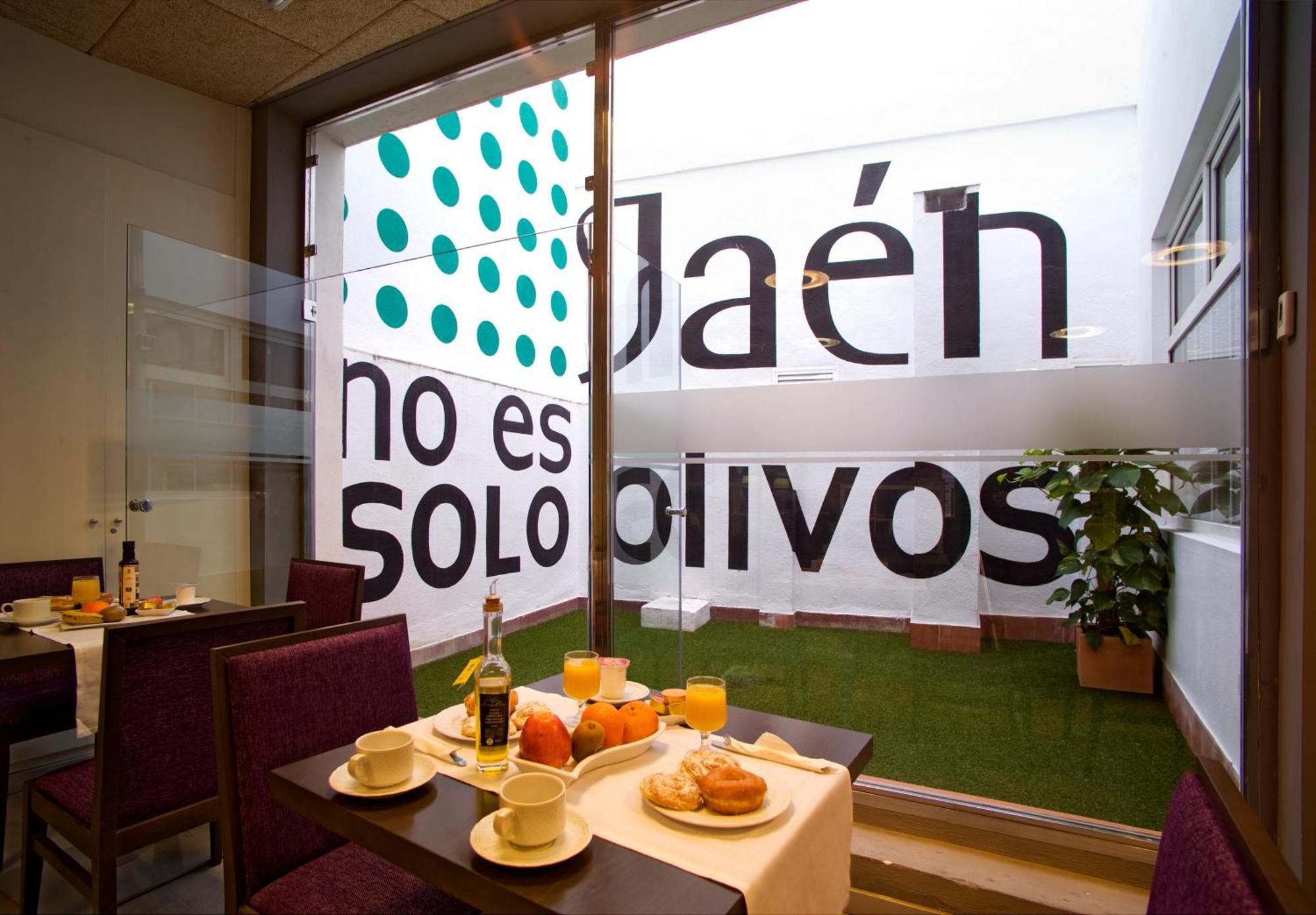 Hotel Europa Jaén Ресторант снимка